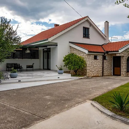 Olive Hill Holiday home *