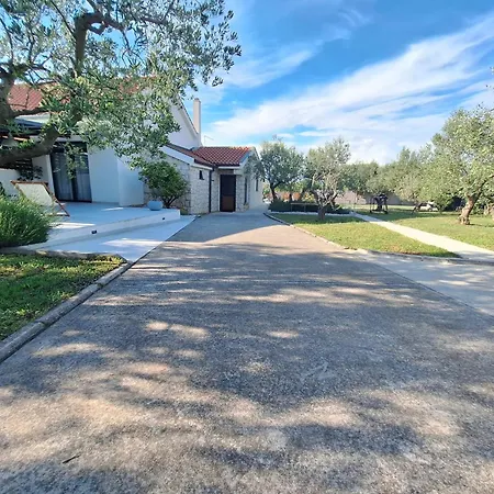 Olive Hill * Poljica-Brig