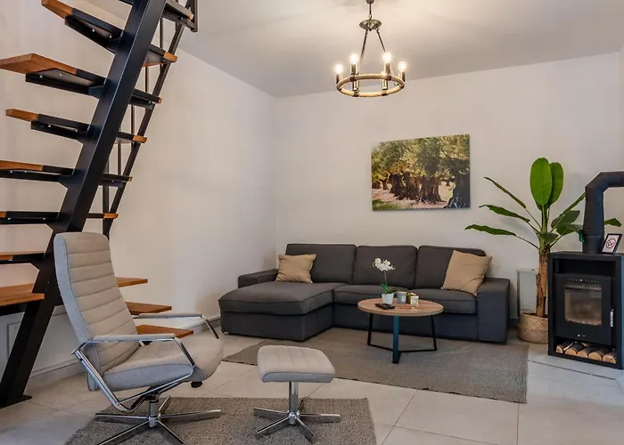 Olive Hill * Poljica-Brig